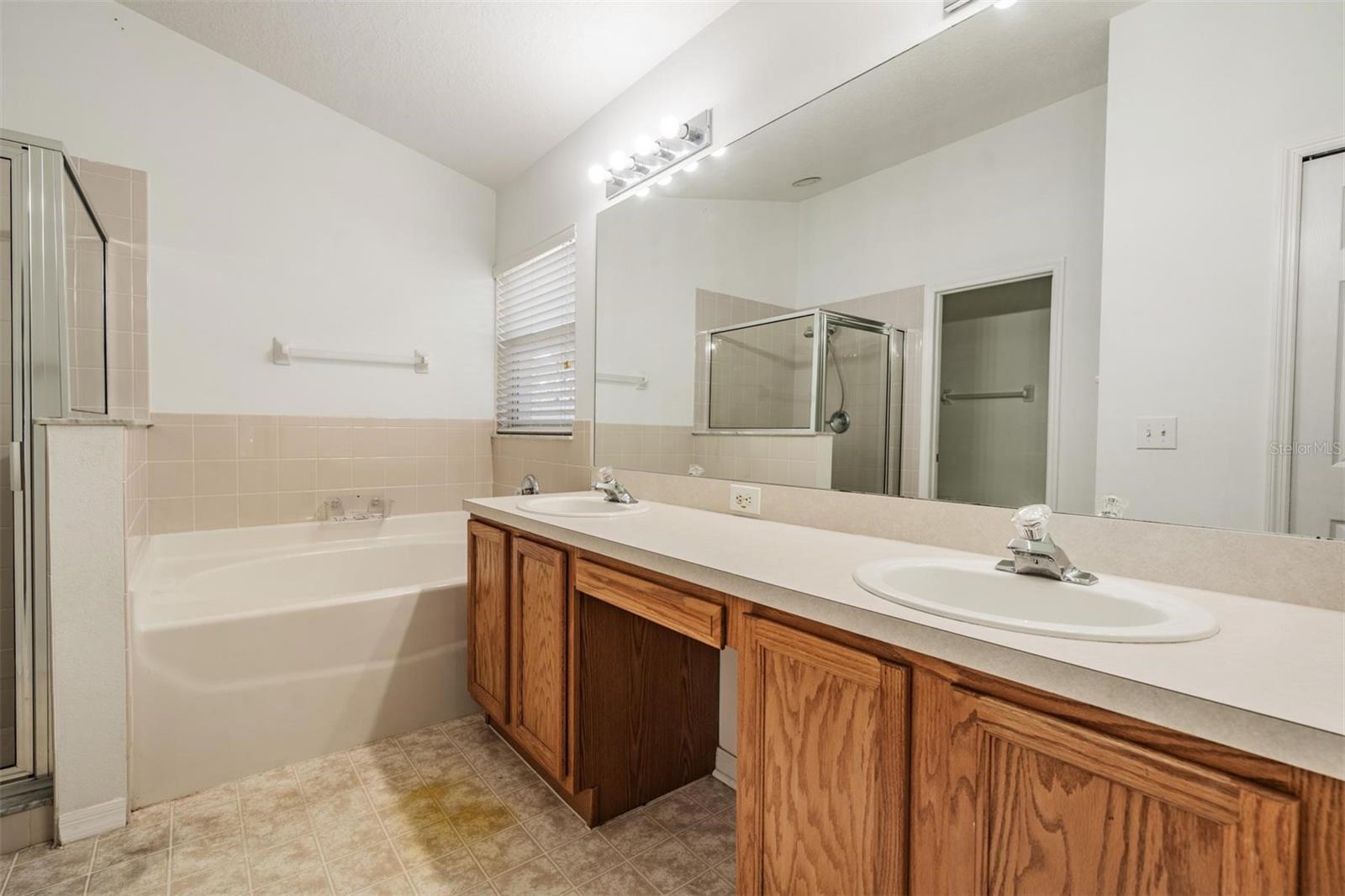 4940 WOODMERE RD — photo 22