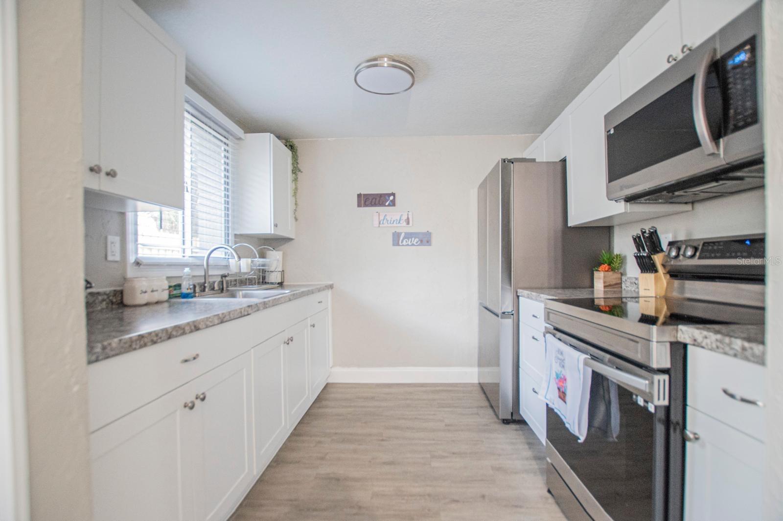 4615 LORDS AVE — photo 4