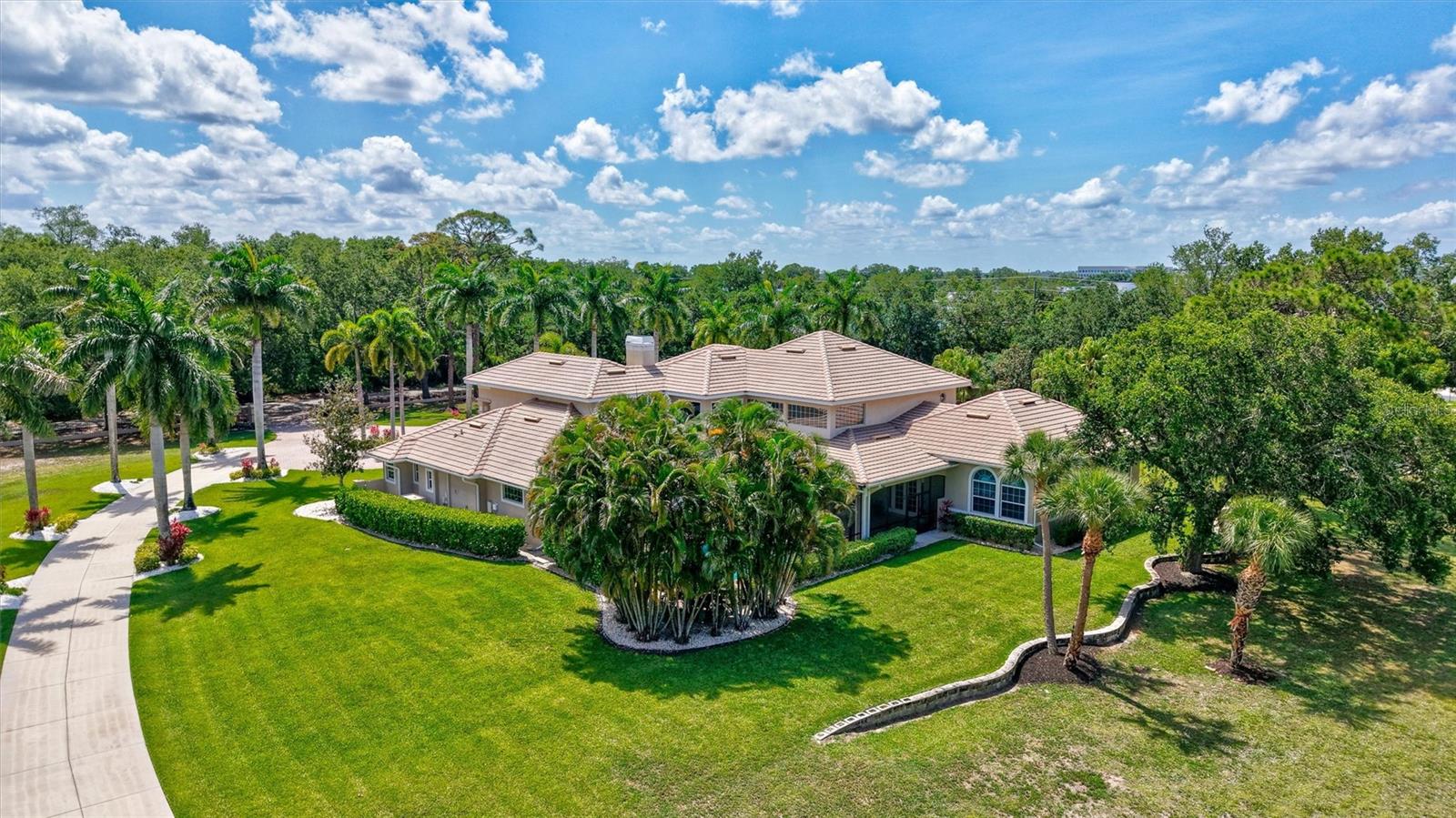 1045 FOX CREEK DR — photo 12