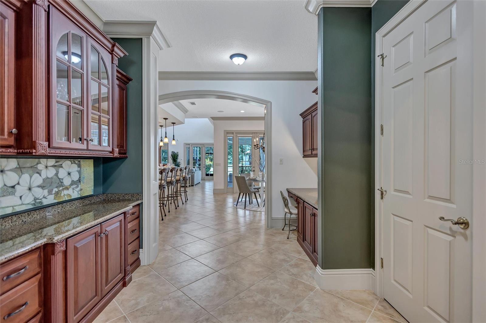 1045 FOX CREEK DR — photo 36