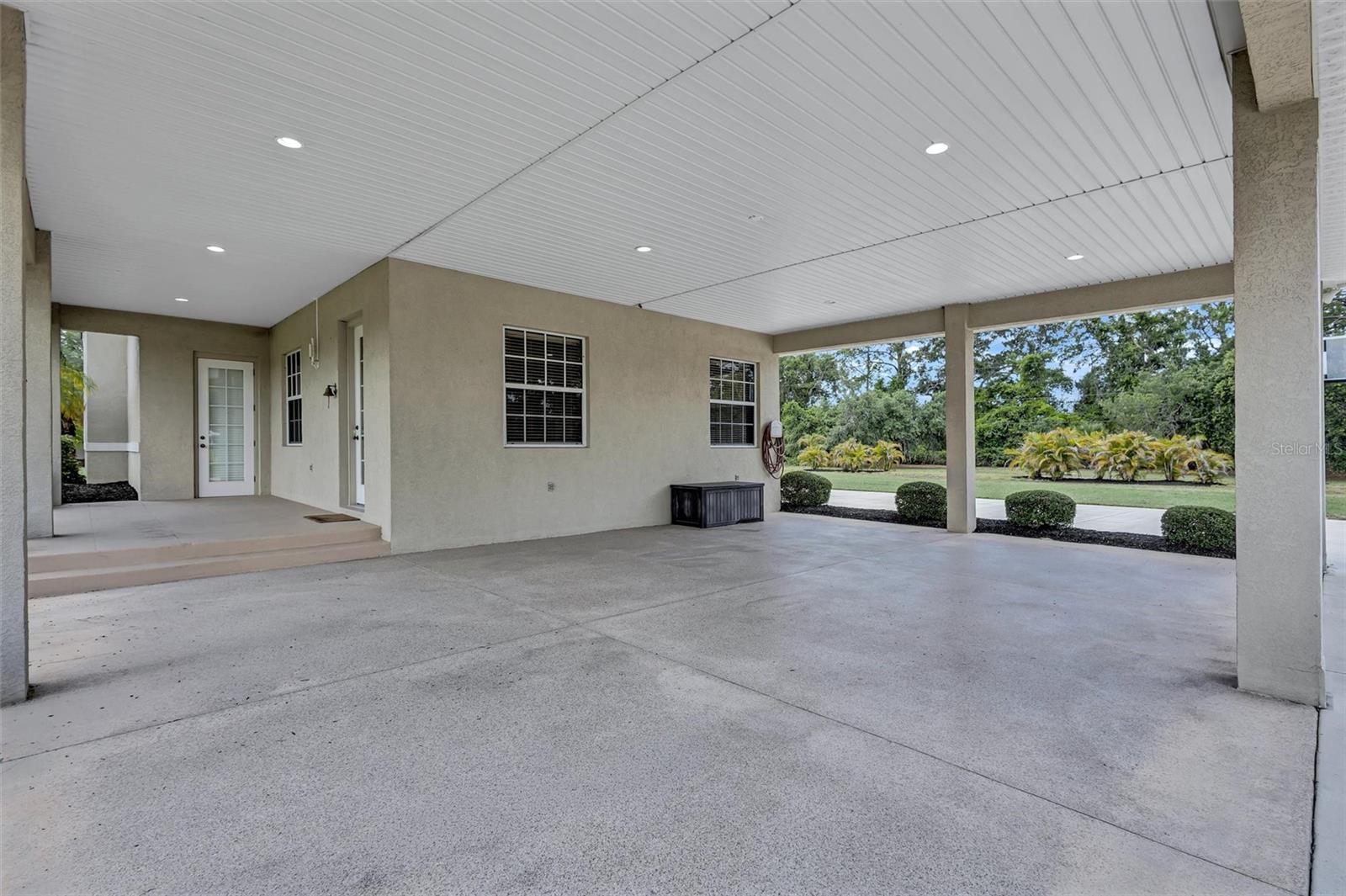 1045 FOX CREEK DR — photo 93