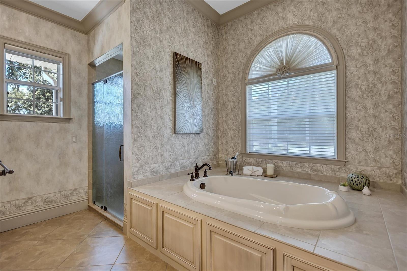 1045 FOX CREEK DR — photo 33
