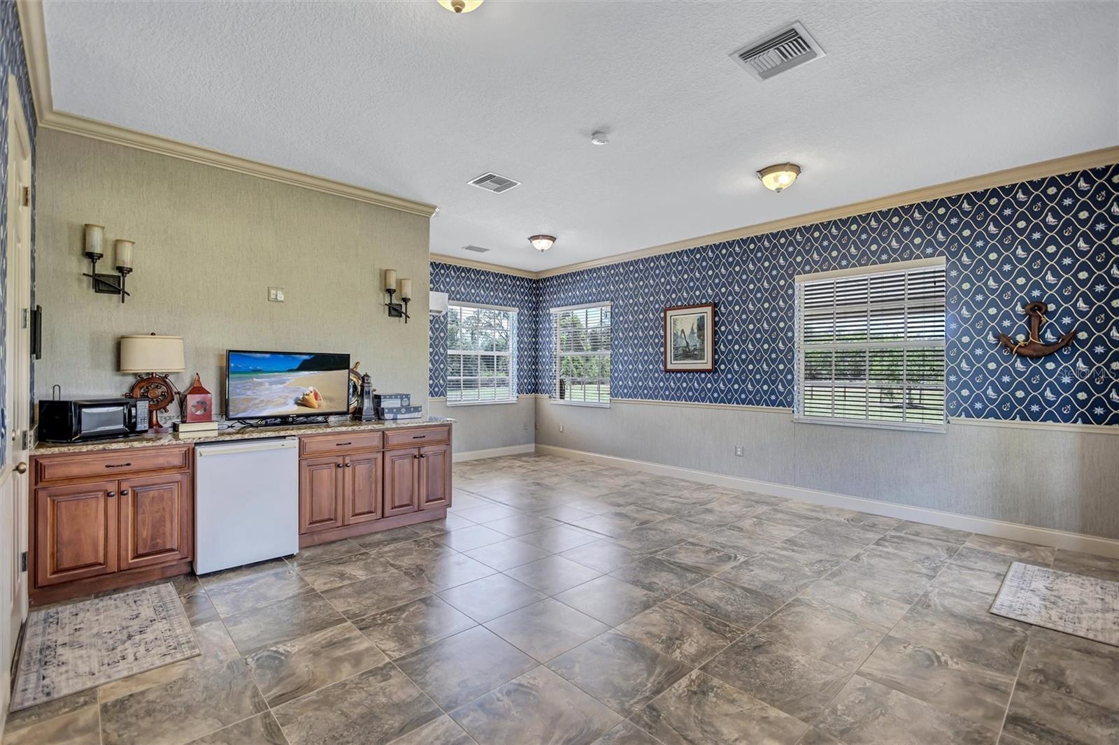 1045 FOX CREEK DR — photo 87