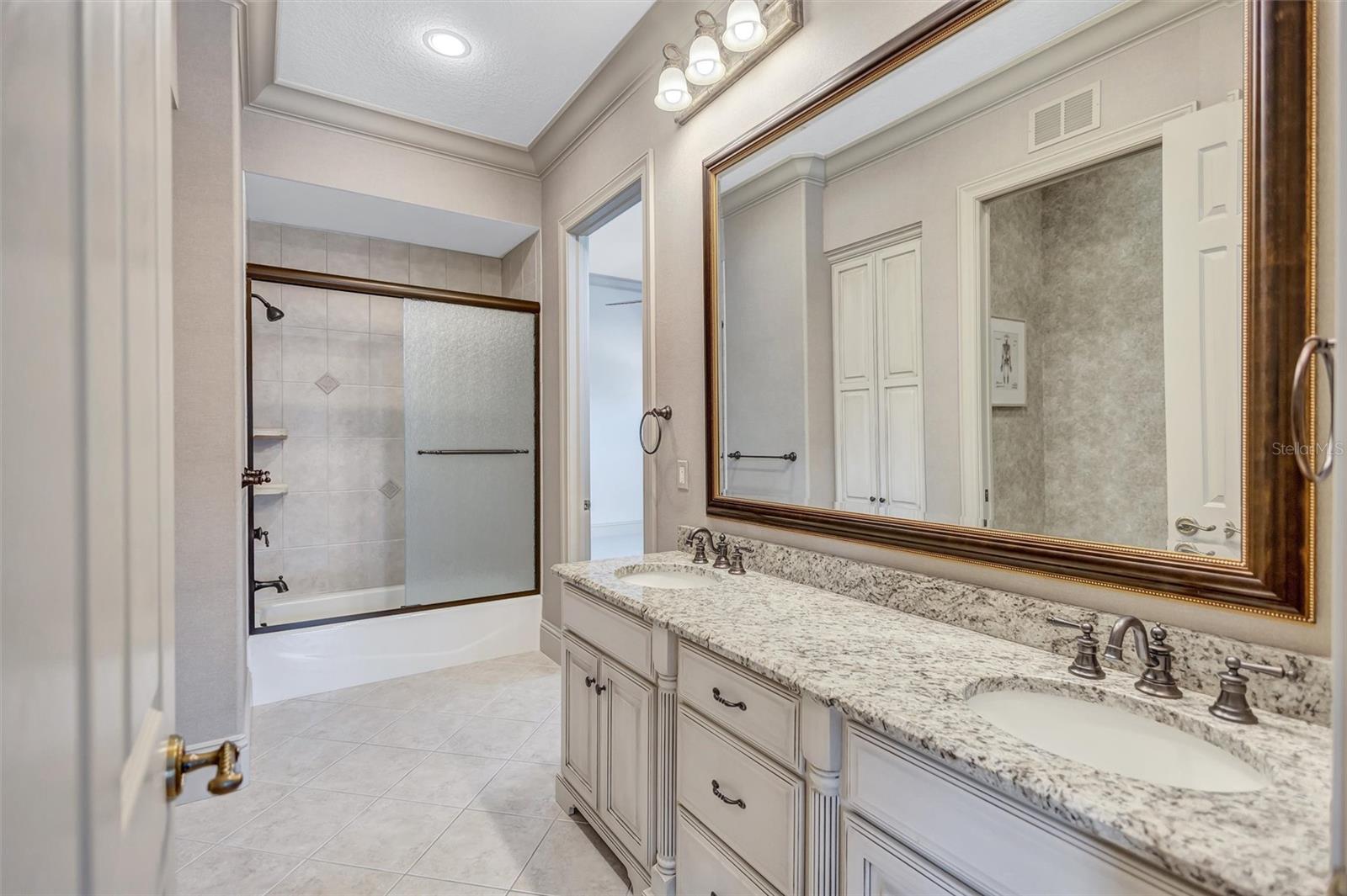 1045 FOX CREEK DR — photo 63
