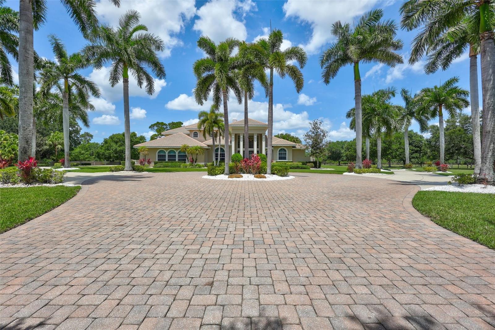 1045 FOX CREEK DR — photo 9