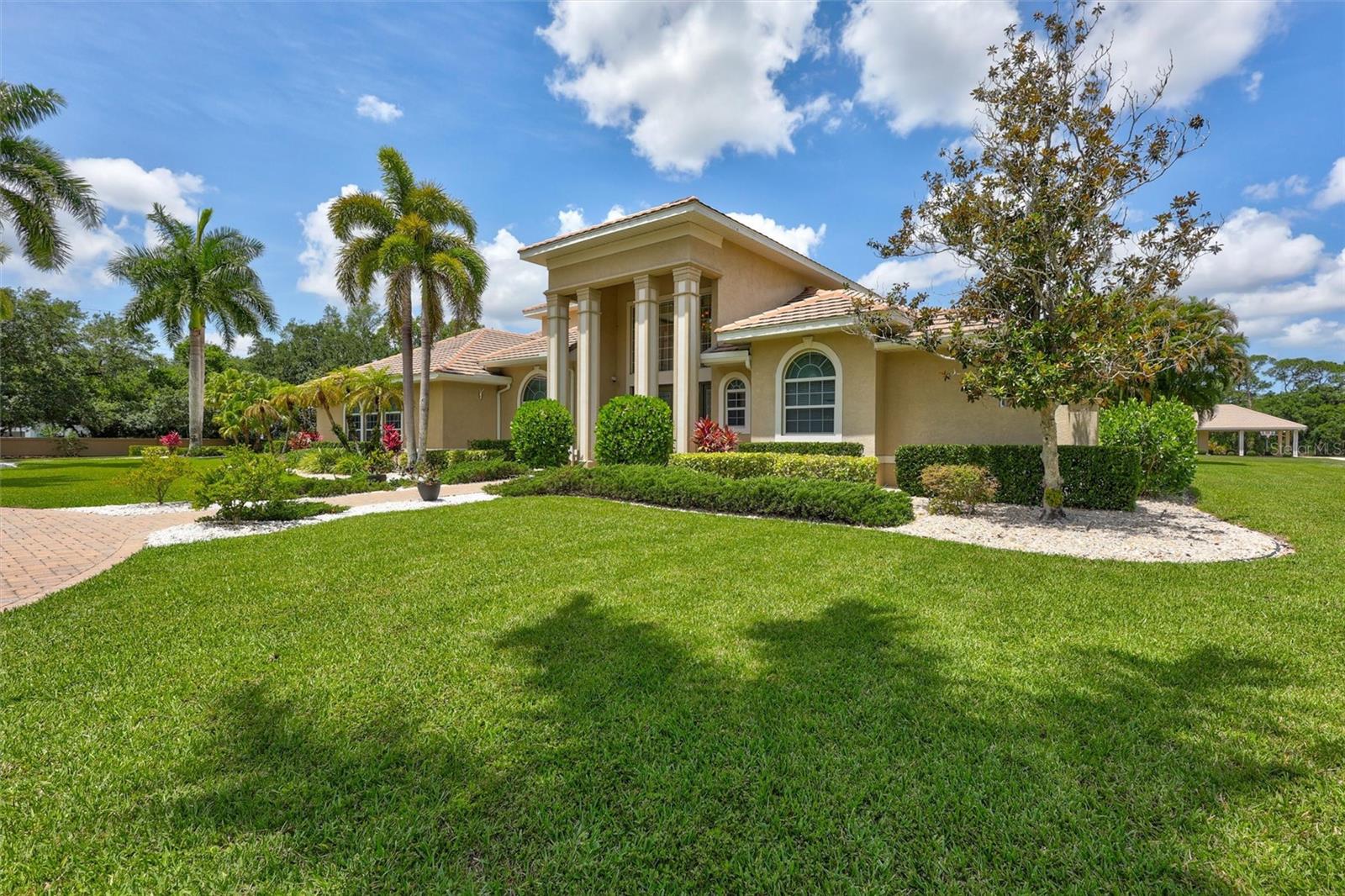 1045 FOX CREEK DR — photo 13