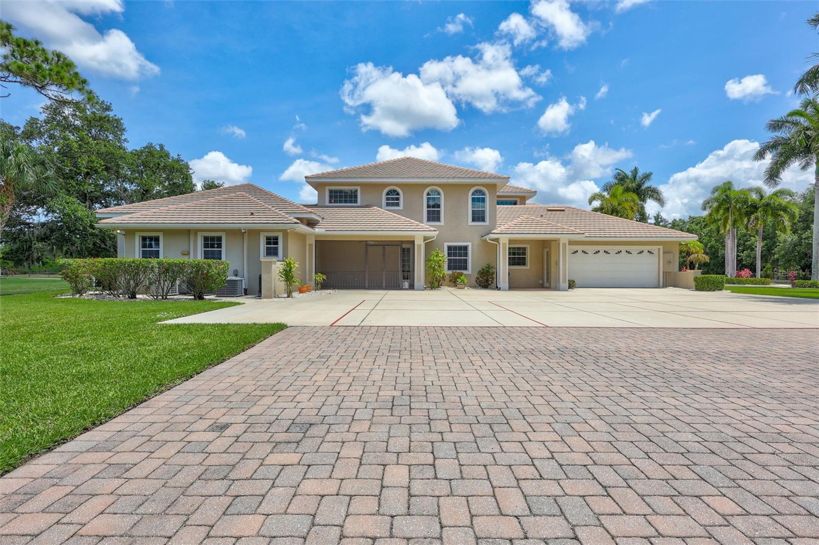1045 FOX CREEK DR — photo 8