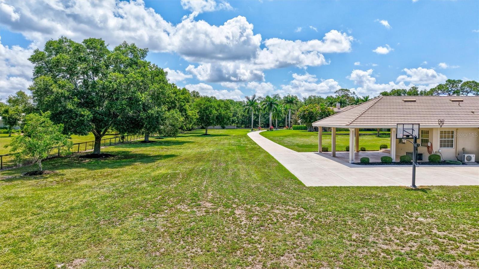 1045 FOX CREEK DR — photo 20
