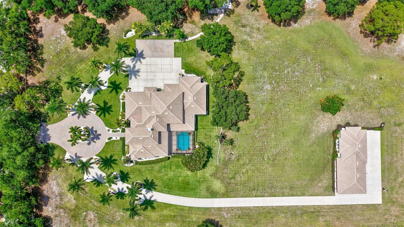 1045 FOX CREEK DR — photo 7