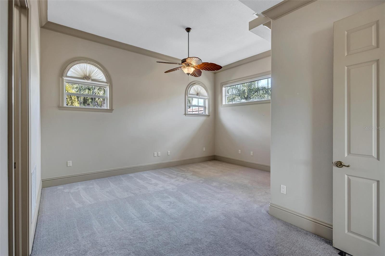 1045 FOX CREEK DR — photo 65