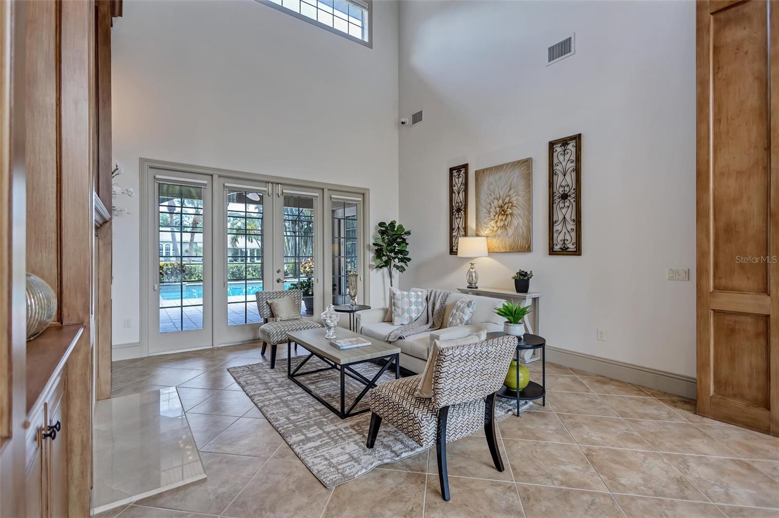 1045 FOX CREEK DR — photo 25