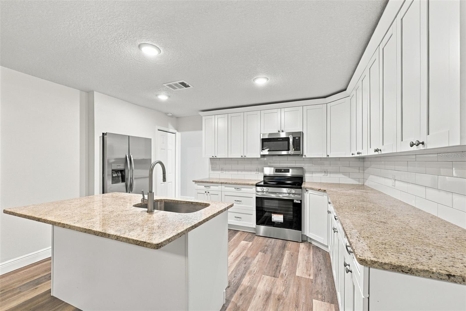 8410 LAVA PL — photo 17