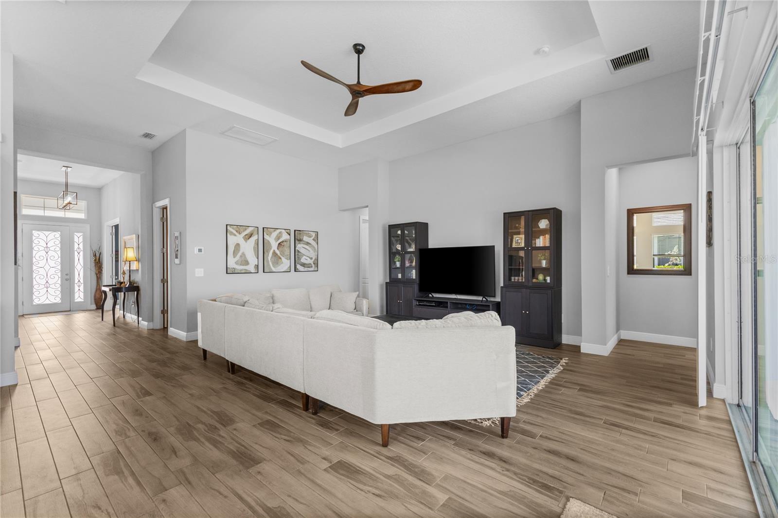 4645 ANTRIM DR — photo 9
