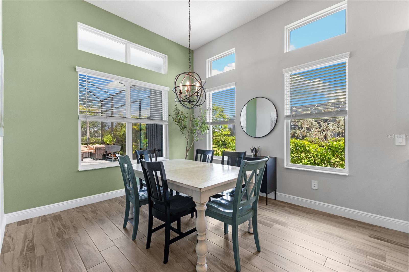 4645 ANTRIM DR — photo 11