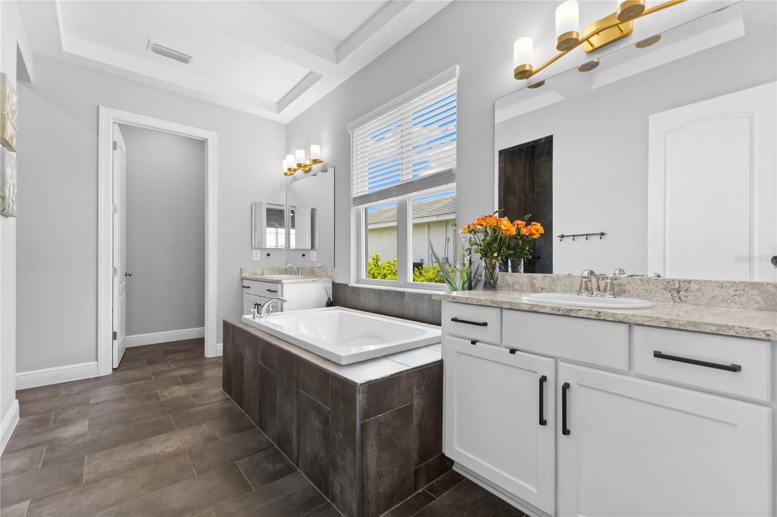 4645 ANTRIM DR — photo 14