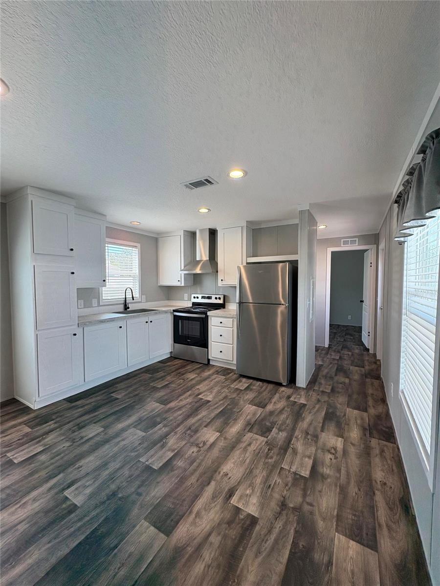6615 BANDURA AVE — photo 5