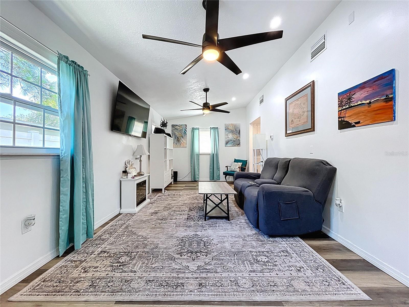 7110 S MASCOTTE ST — photo 13