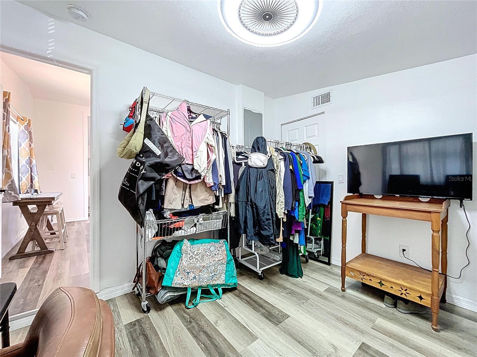 7110 S MASCOTTE ST — photo 24