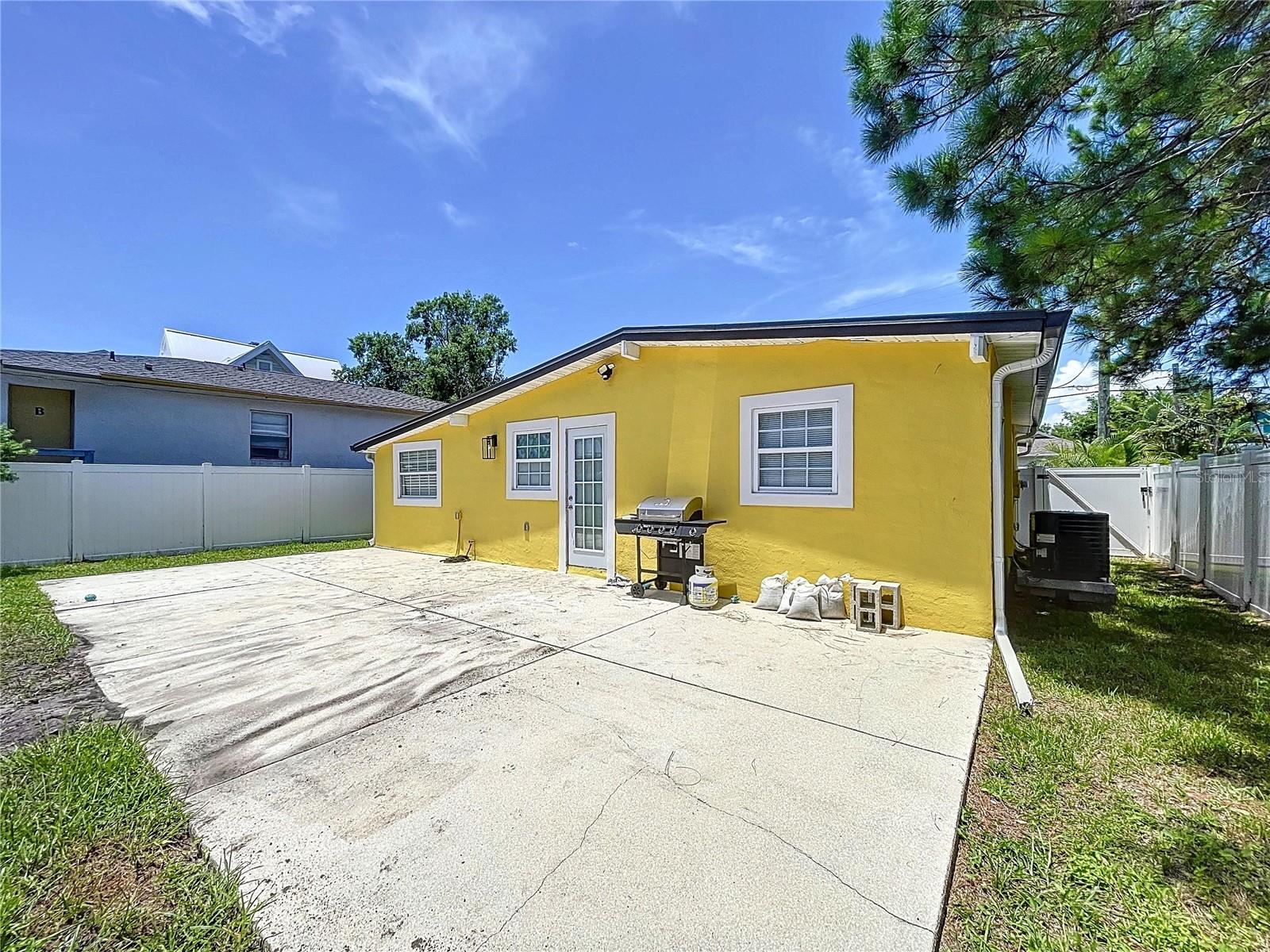 7110 S MASCOTTE ST — photo 38