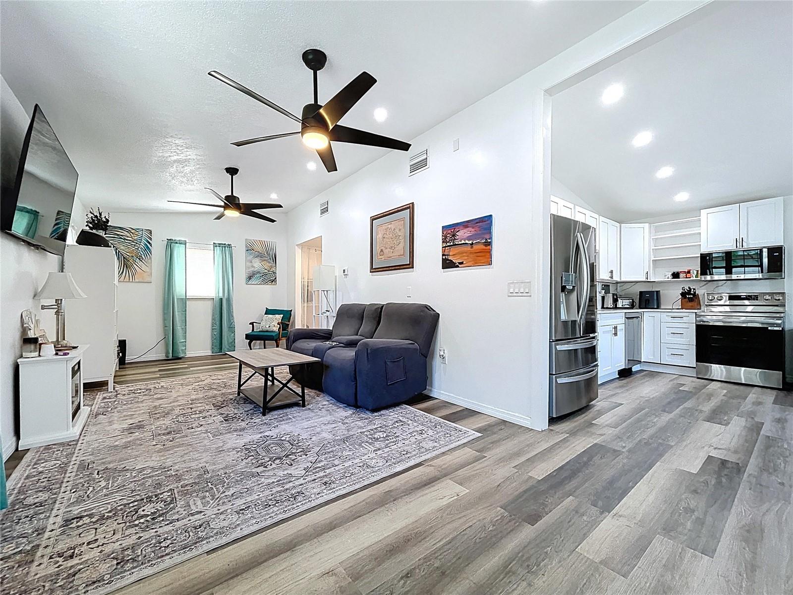 7110 S MASCOTTE ST — photo 14