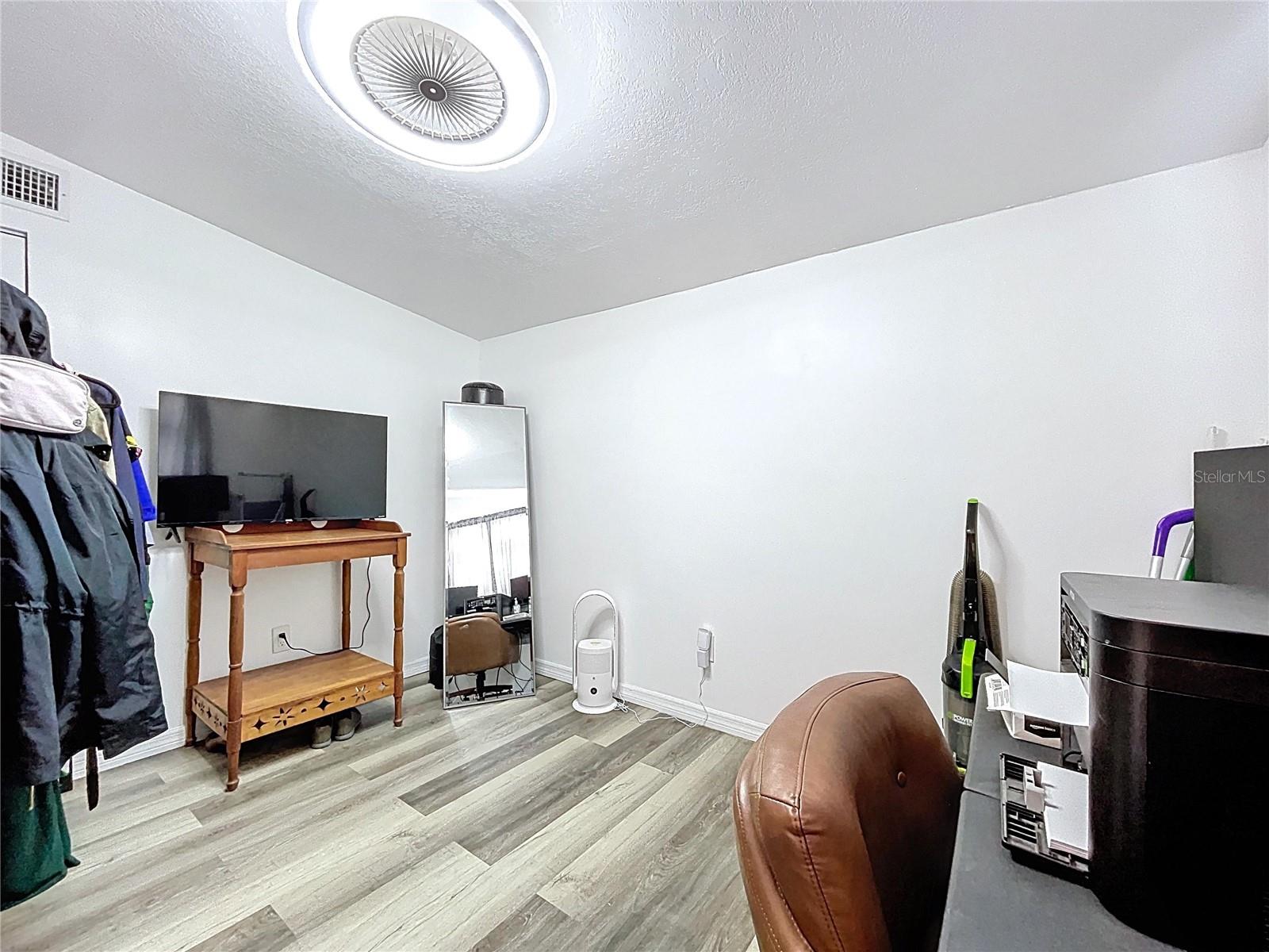 7110 S MASCOTTE ST — photo 22