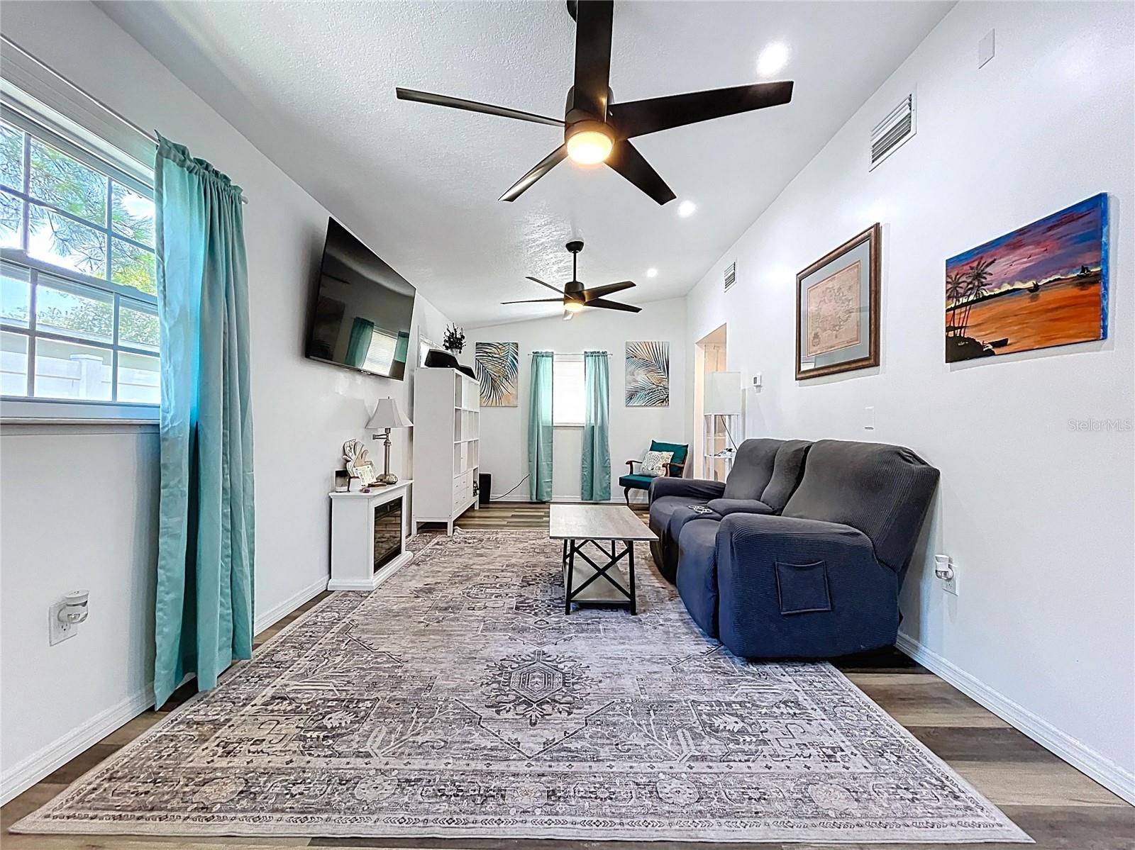 7110 S MASCOTTE ST — photo 10