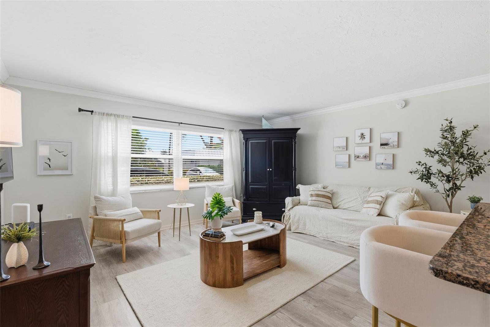 5800 HOLLYWOOD BLVD #214 — photo 3