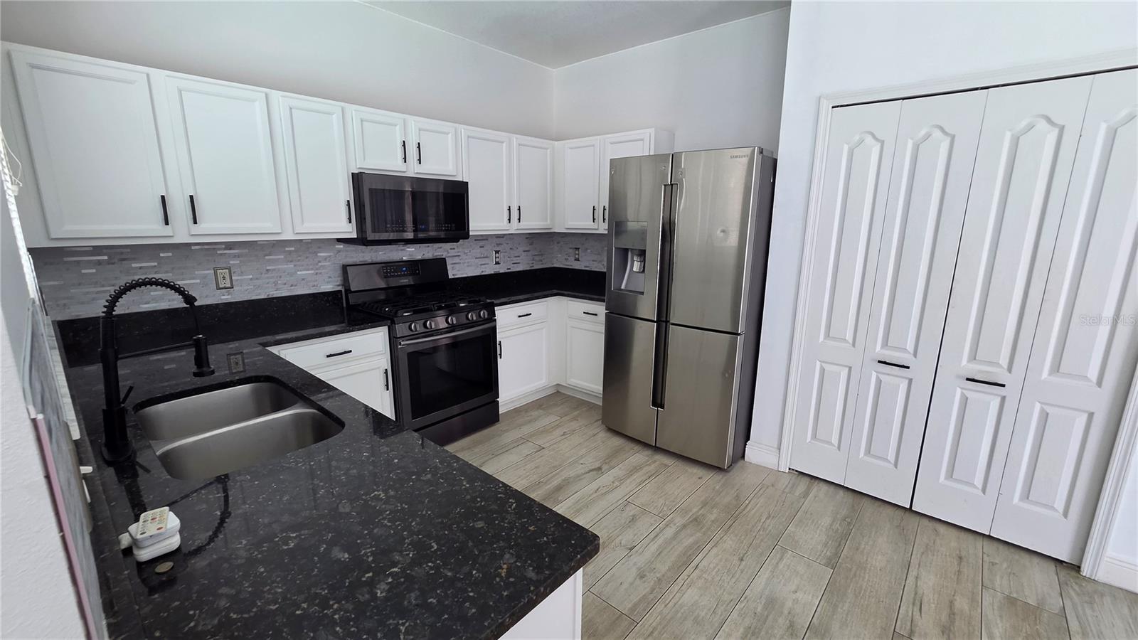 10422 GLEN WILLOW LN — photo 10