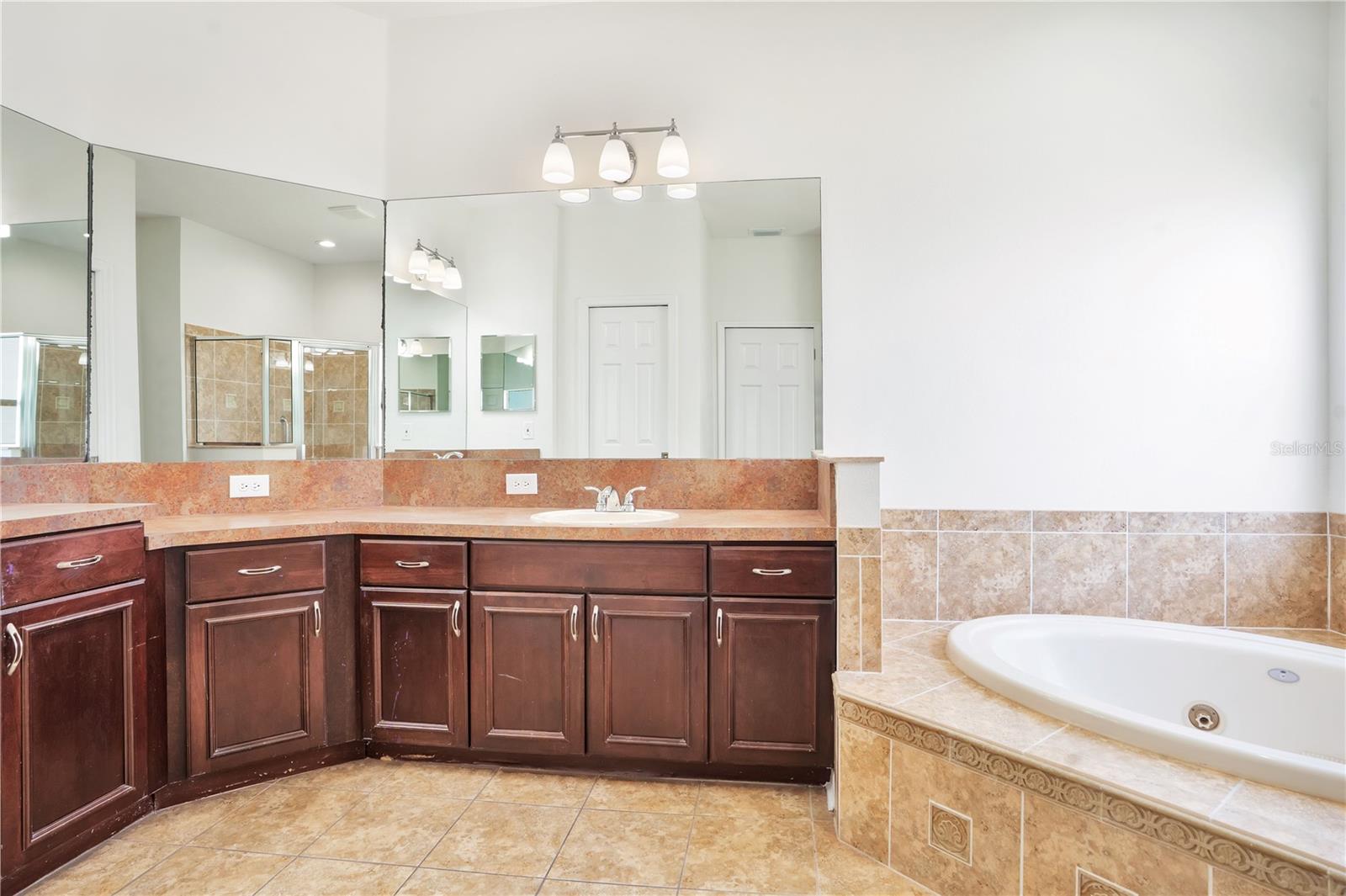 432 YORK DALE DR — photo 25
