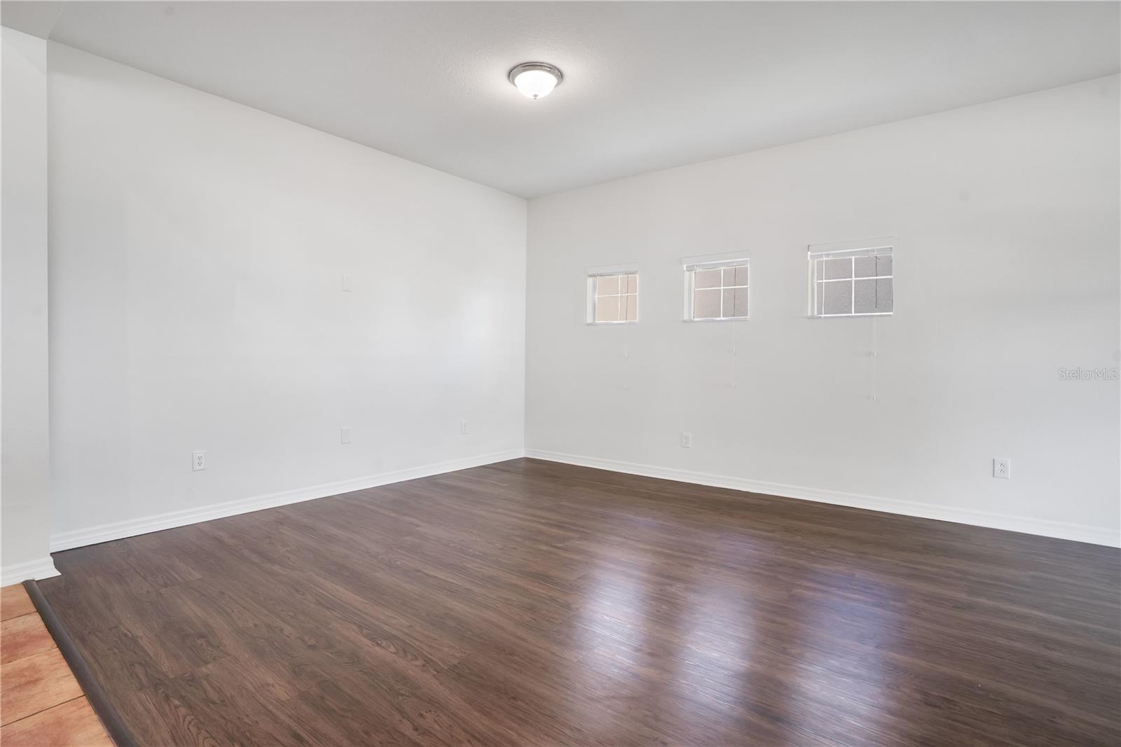432 YORK DALE DR — photo 6