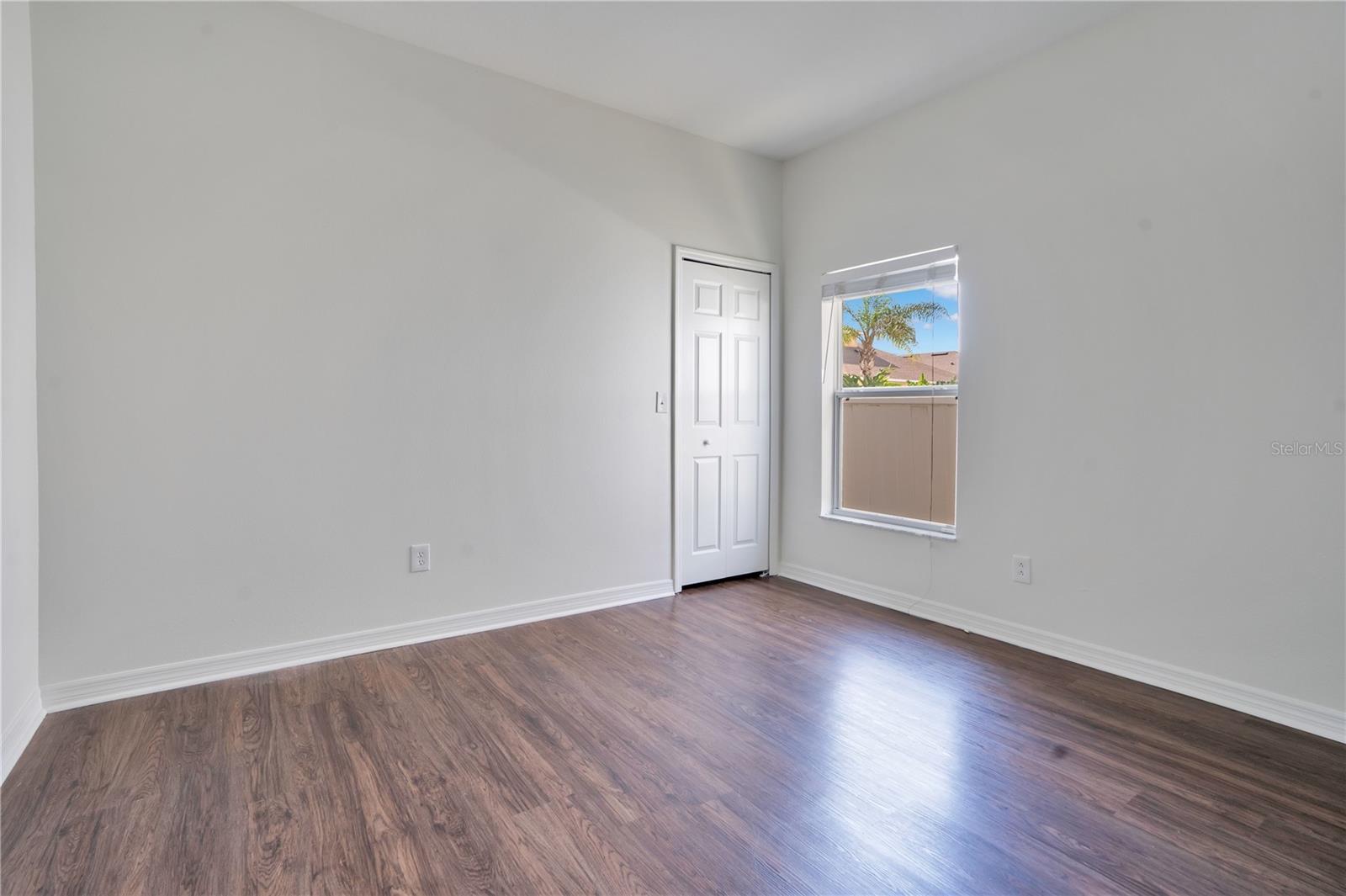432 YORK DALE DR — photo 34