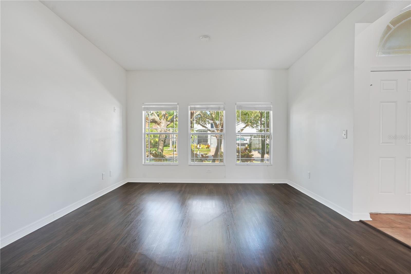 432 YORK DALE DR — photo 4