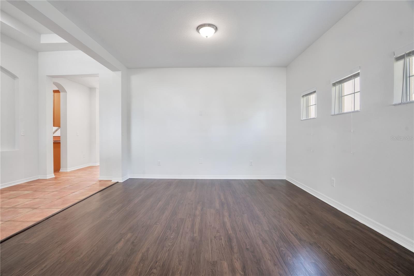 432 YORK DALE DR — photo 5