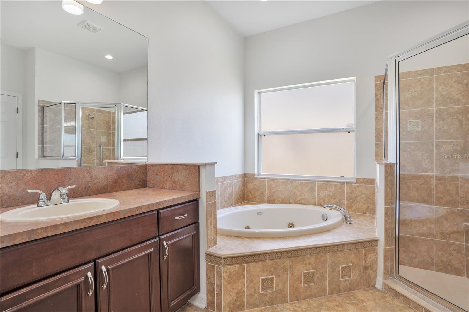 432 YORK DALE DR — photo 27
