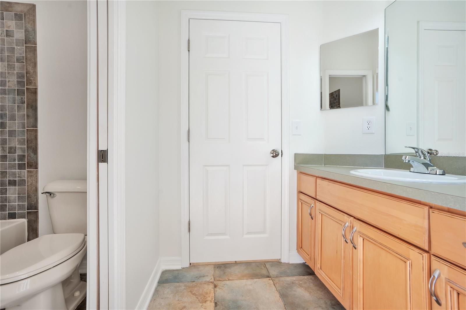 432 YORK DALE DR — photo 31