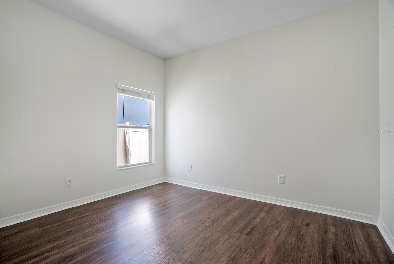 432 YORK DALE DR — photo 36