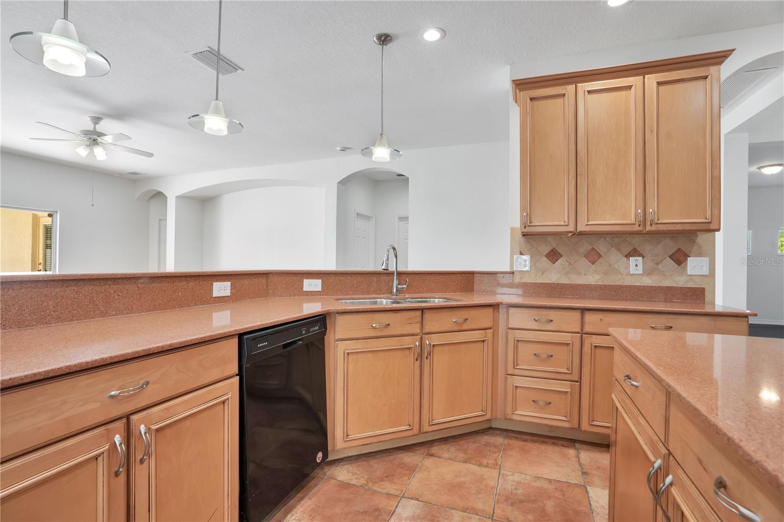 432 YORK DALE DR — photo 18