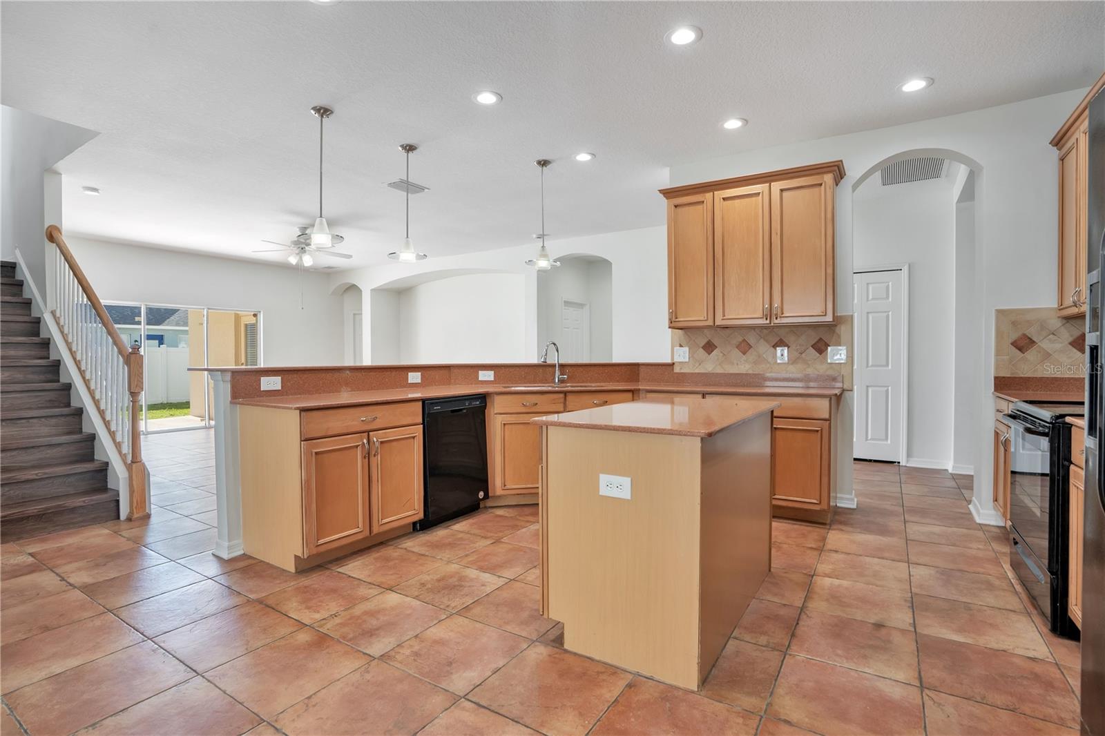 432 YORK DALE DR — photo 16