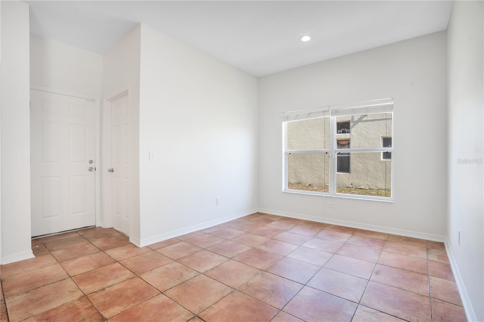 432 YORK DALE DR — photo 19