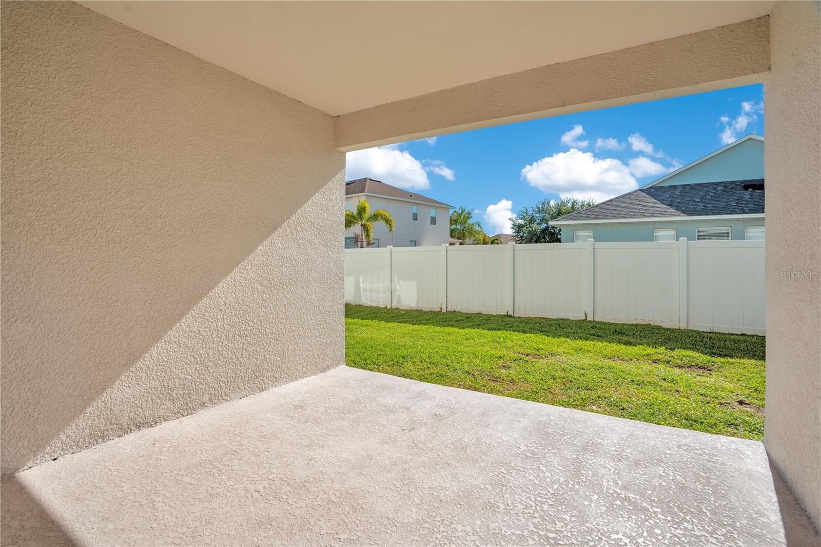 432 YORK DALE DR — photo 40