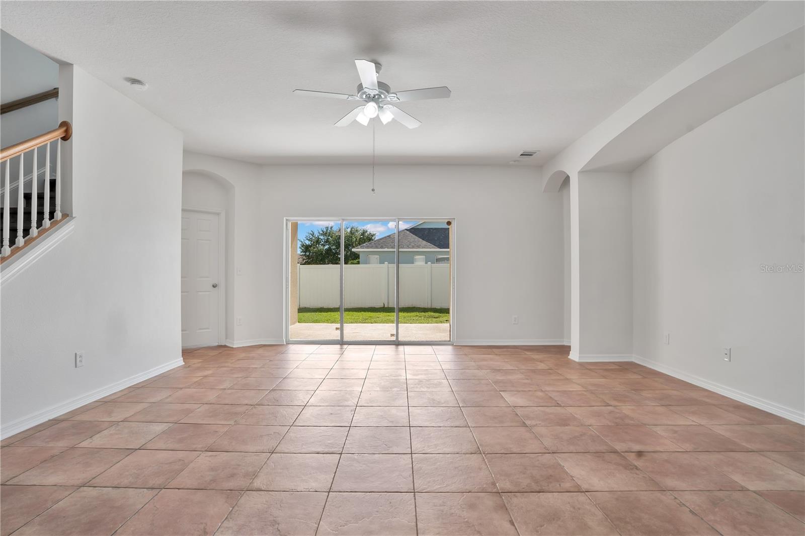 432 YORK DALE DR — photo 9