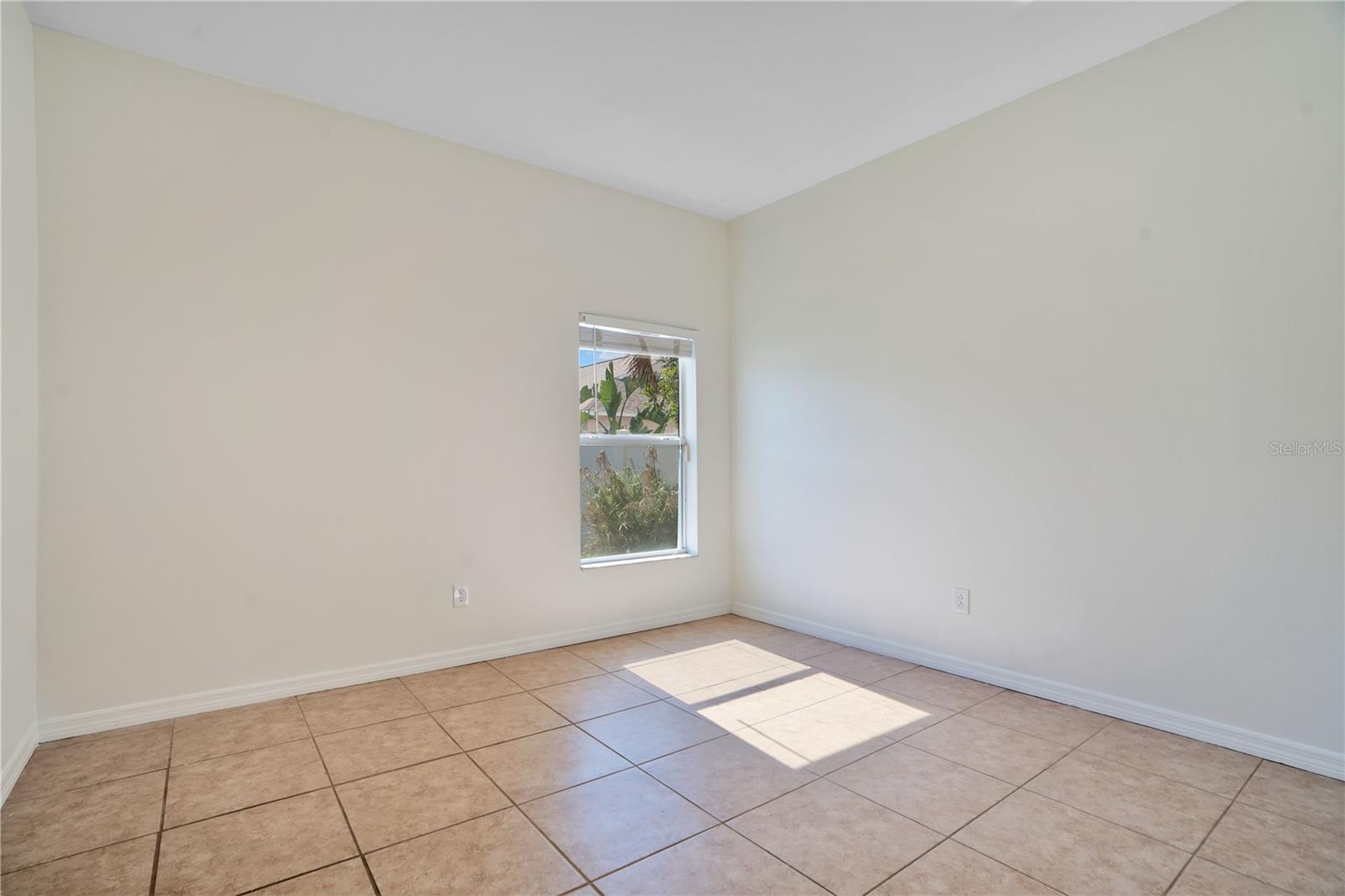 432 YORK DALE DR — photo 33