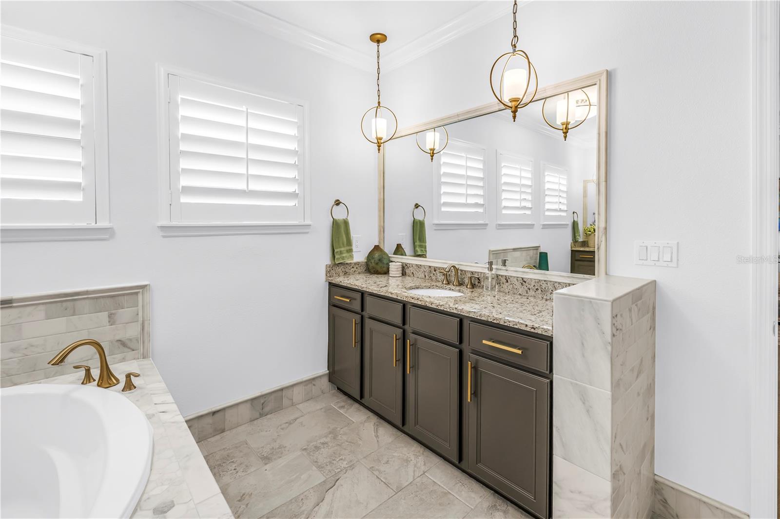 6237 SIGNATURE POINTE LN — photo 46