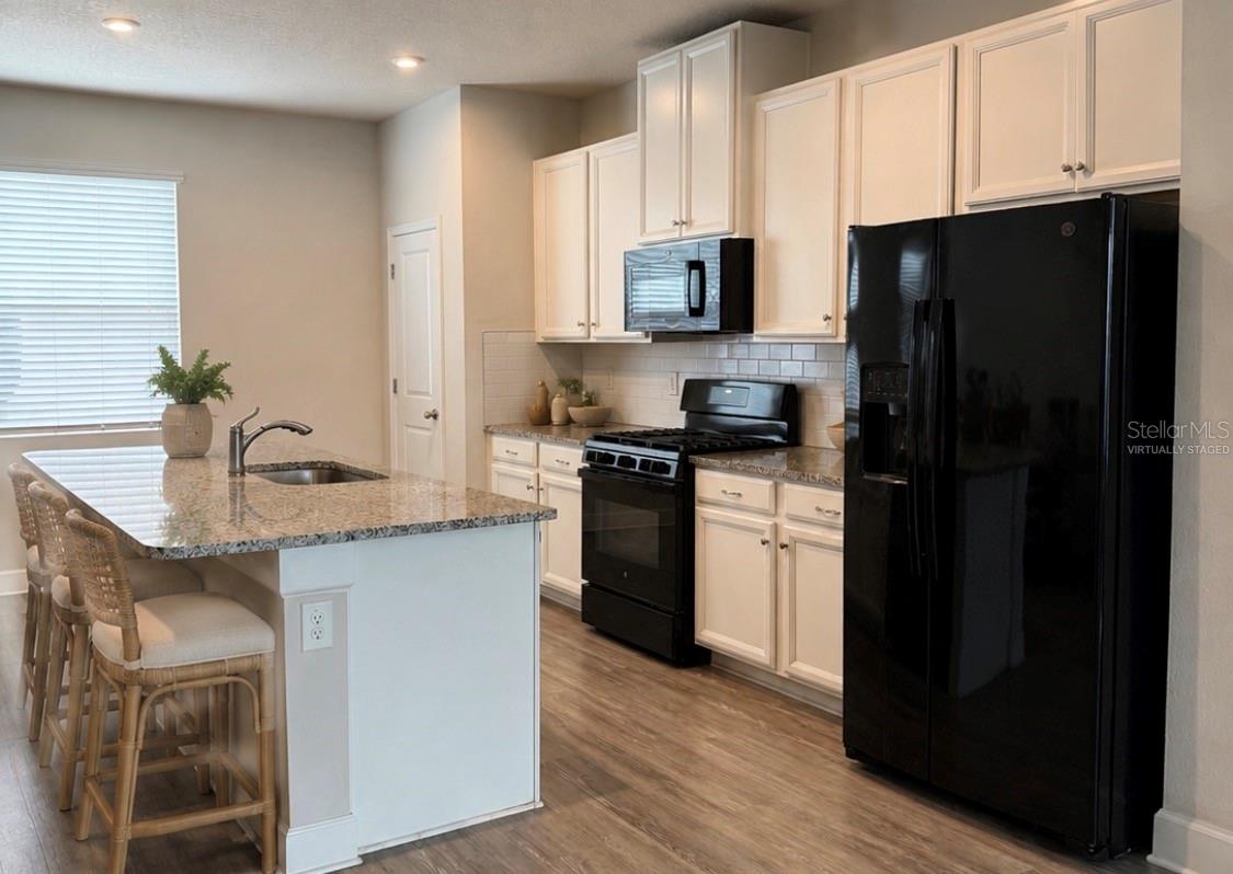 15084 CARAVAN AVE — photo 5