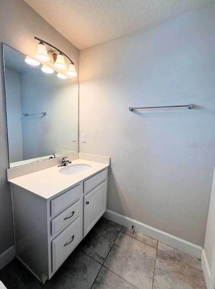 15084 CARAVAN AVE — photo 20