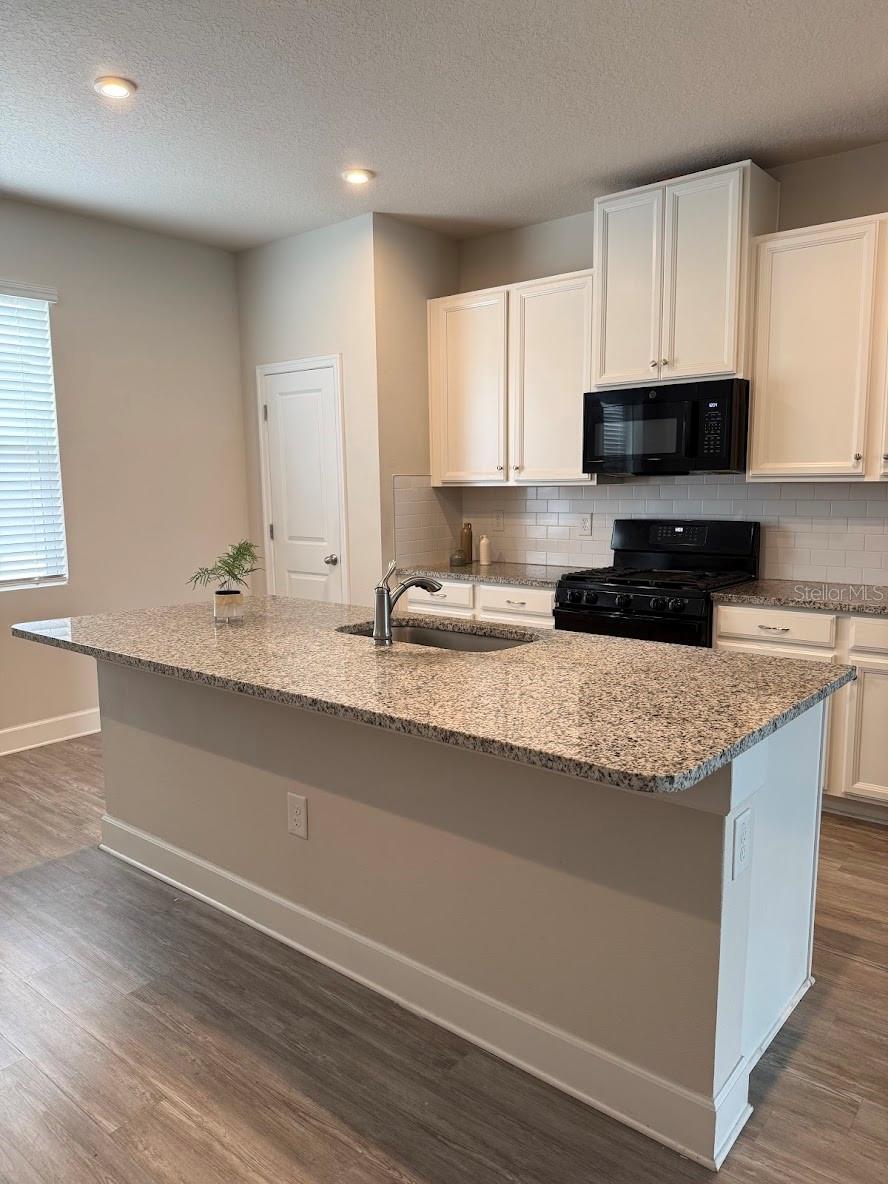 15084 CARAVAN AVE — photo 6