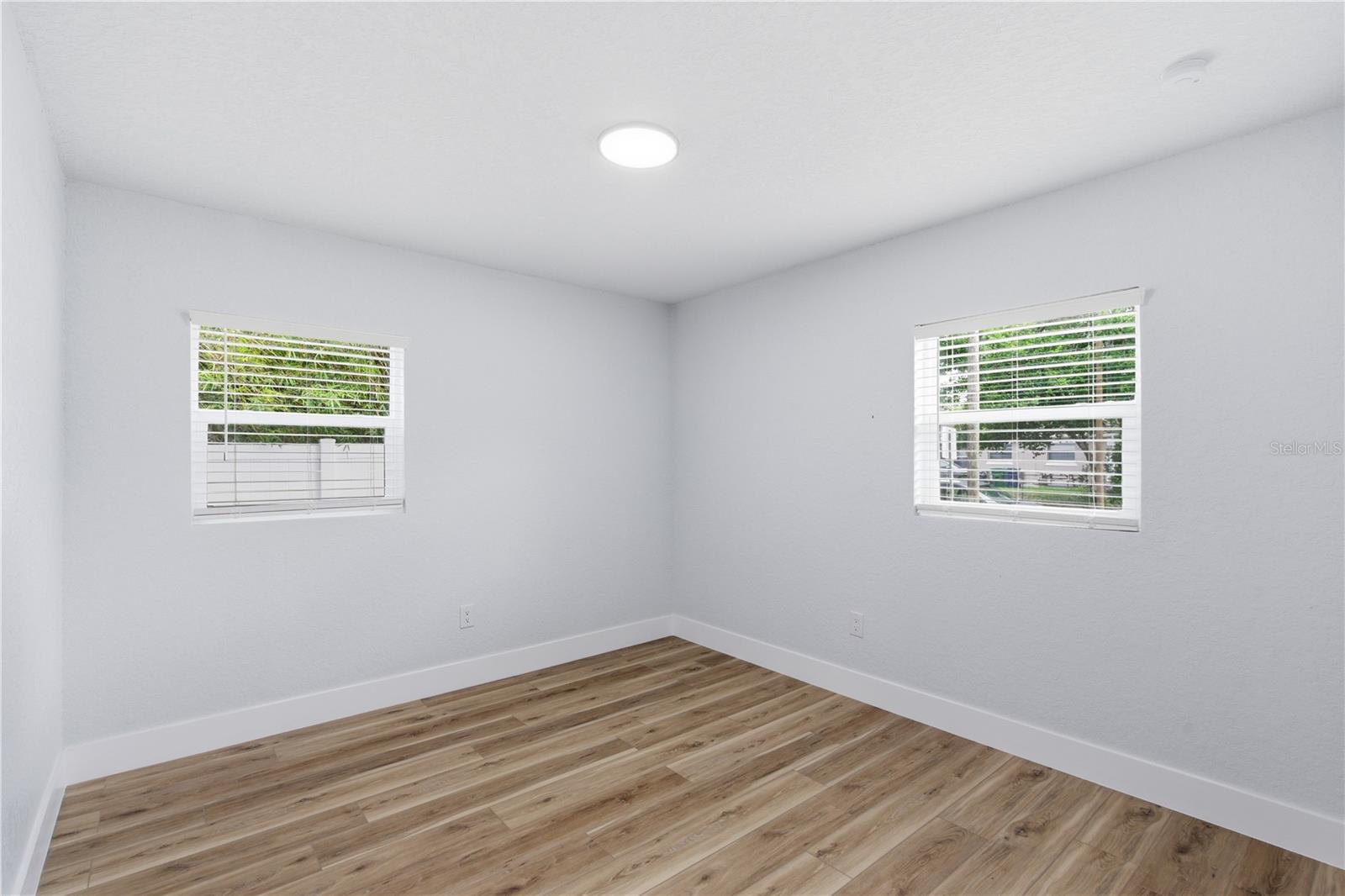 10003 N 24TH ST — photo 19