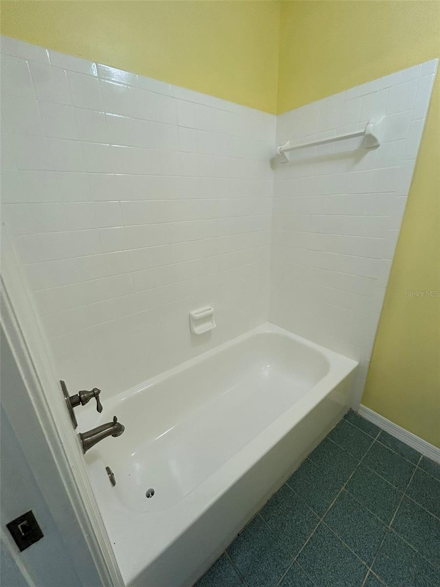 5106 STONEHURST RD — photo 32