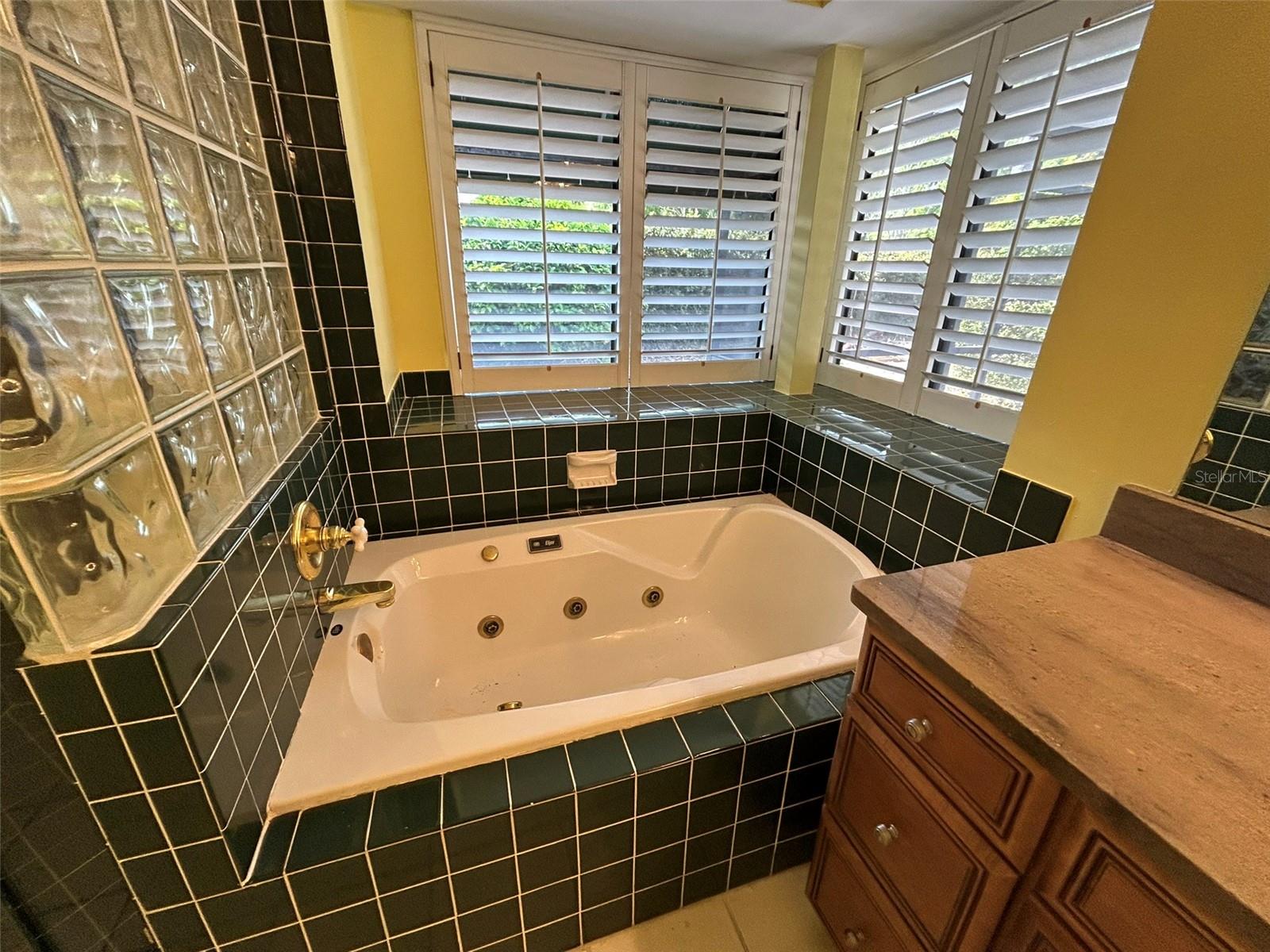 5106 STONEHURST RD — photo 27