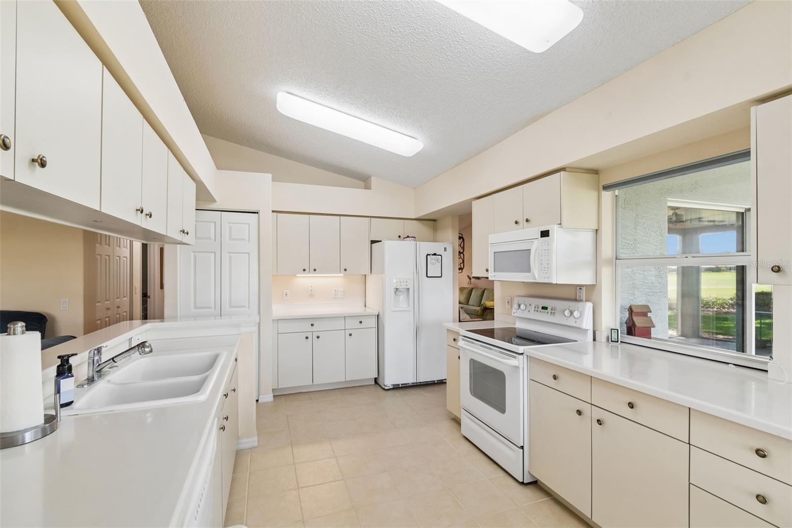 18508 GRAND CLUB DR — photo 4